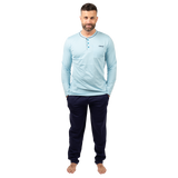 Férfi pizsamaszett nyaknál gombos passzés egyszínű világoskék felsővel