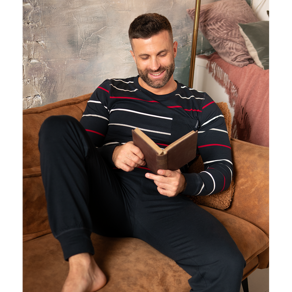 J.Press pizsama szett kerek nyakkal csíkos felsővel.